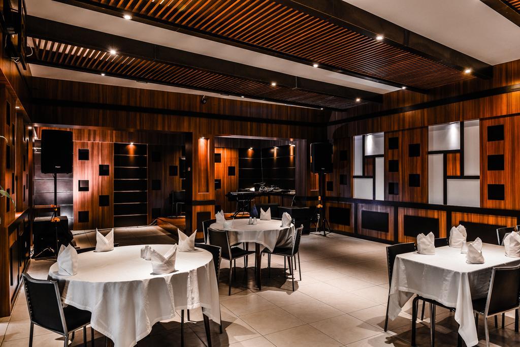Atsari Hotel Parapat Ngoại thất bức ảnh